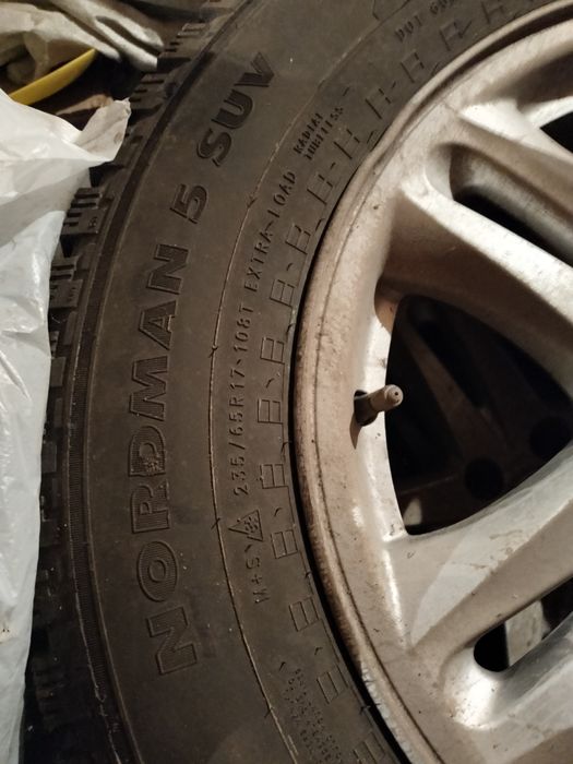 Зимние шины с дисками 235*65*R17