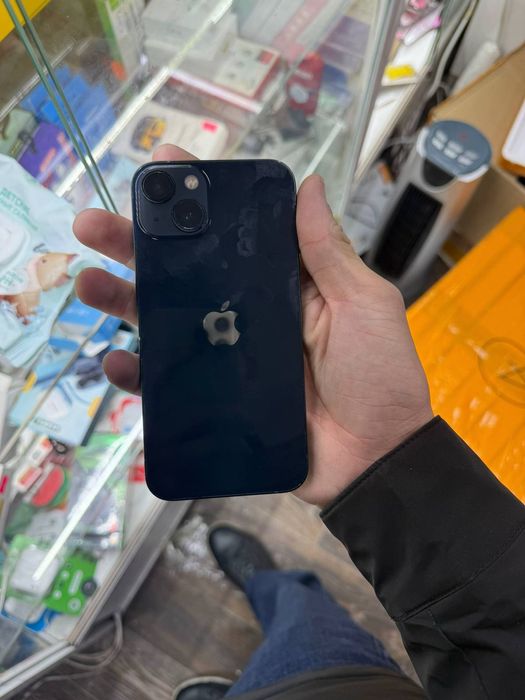 iPhone 13 телефона