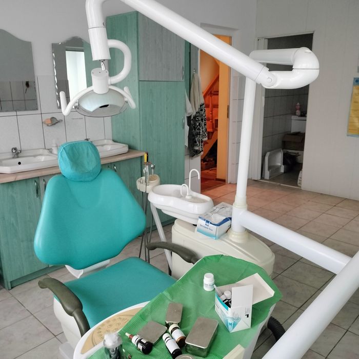 Vând casă,teren intravilan 1400 mp,toate utilitatile