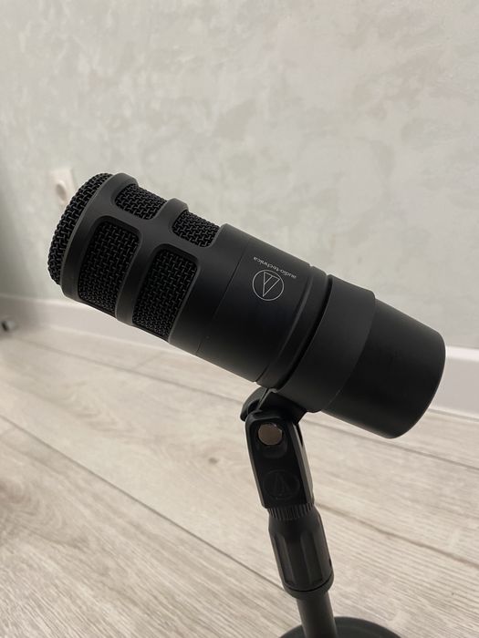 Микрофоны для подкаста Audio Technica AT 2040 студийный