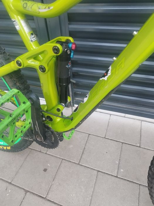 Vând bicicleta merida