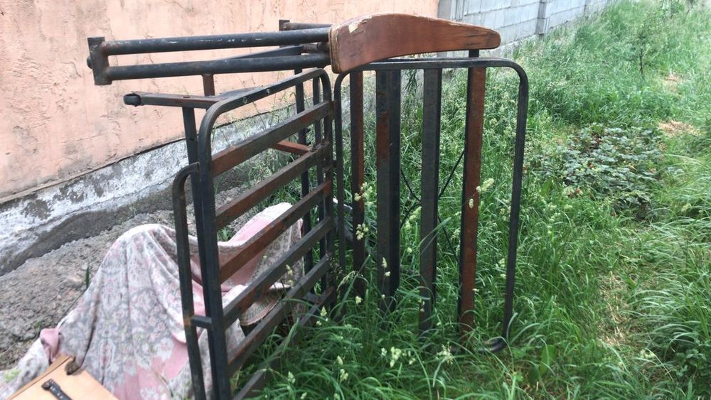 Металлическая кровать