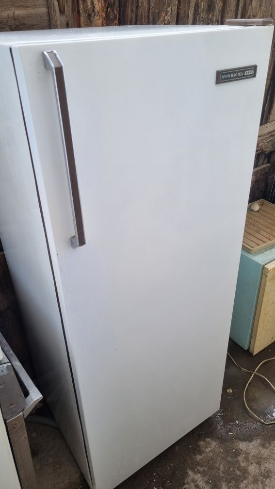 Срочно продаю холодильник Минск 16