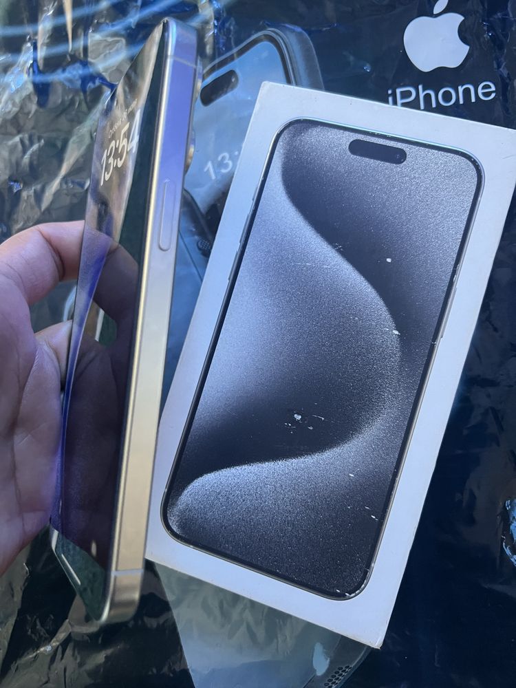 Iphone 15 pro max white