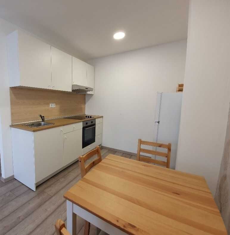 Дава се под наем Тристаен апартамент в Пловдив, Каменица 1 - 90 кв.м за 408 € - Снимка #1