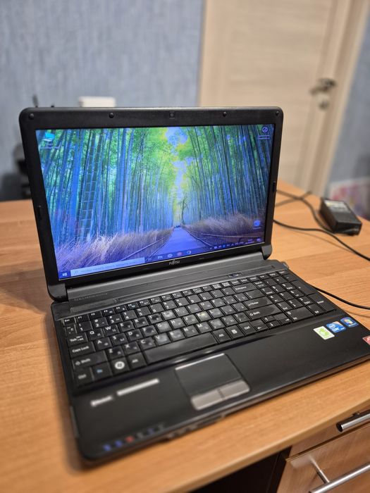 Ноутбук Fujitsu Amilo 530