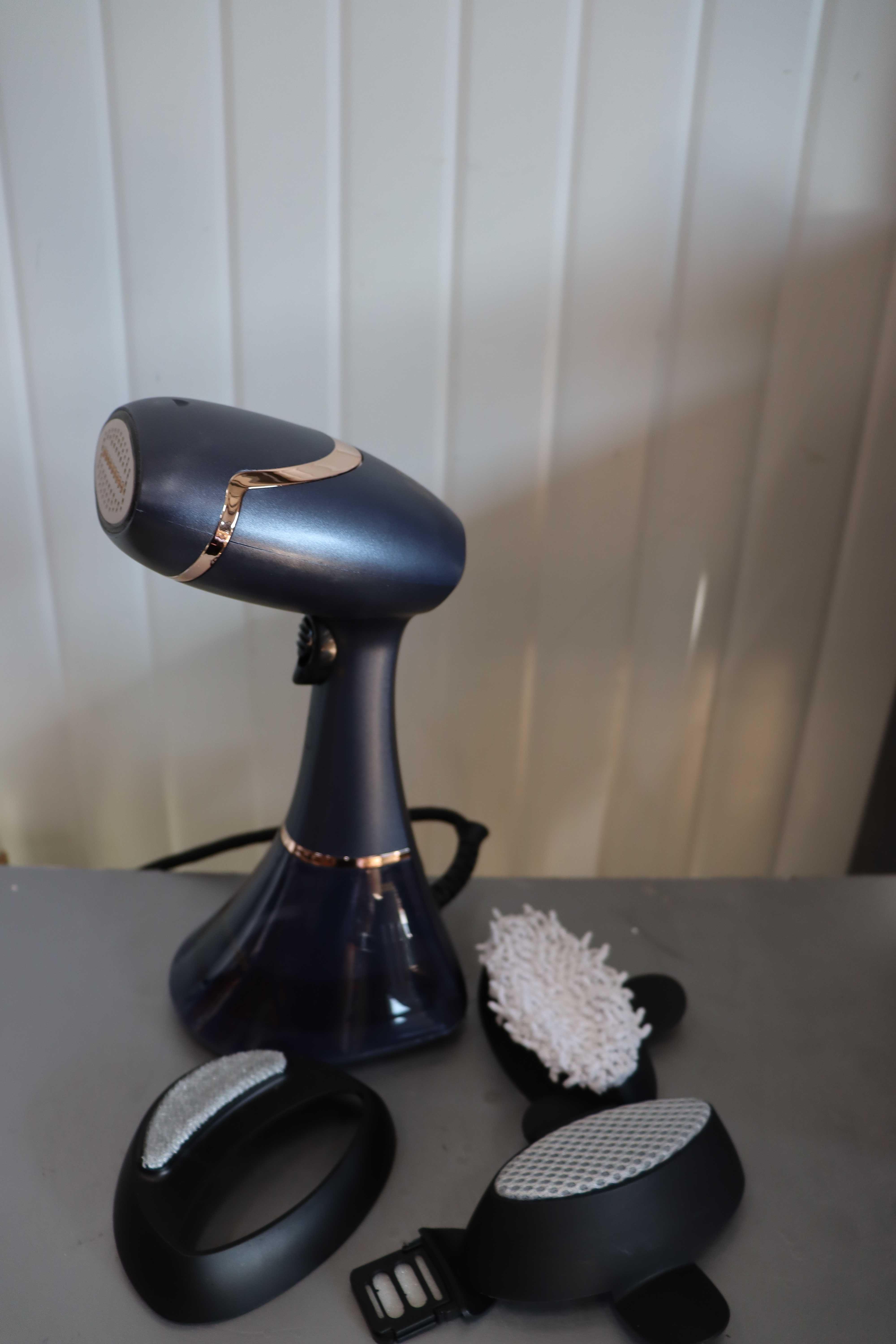 Парна вертикална ютия Russell Hobbs Multi Steam Genie Pro Aroma 1800W