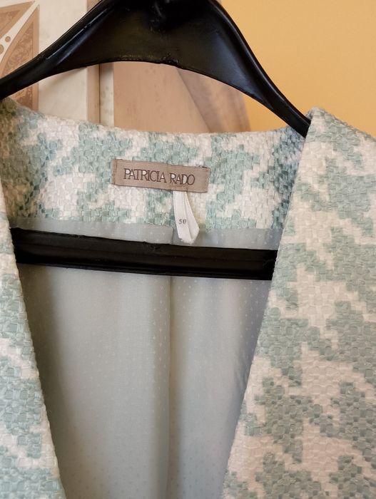 Дамски     костюми