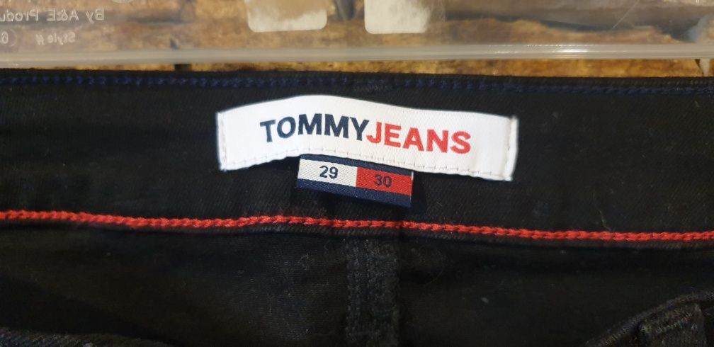 Нови дънки TOMMY JEANS