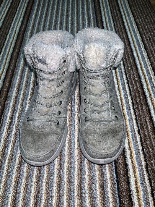 Vând ghete Skechers