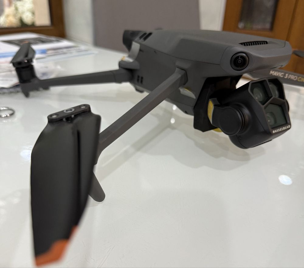 DJI Mavic 3 Pro Cine pentru piese