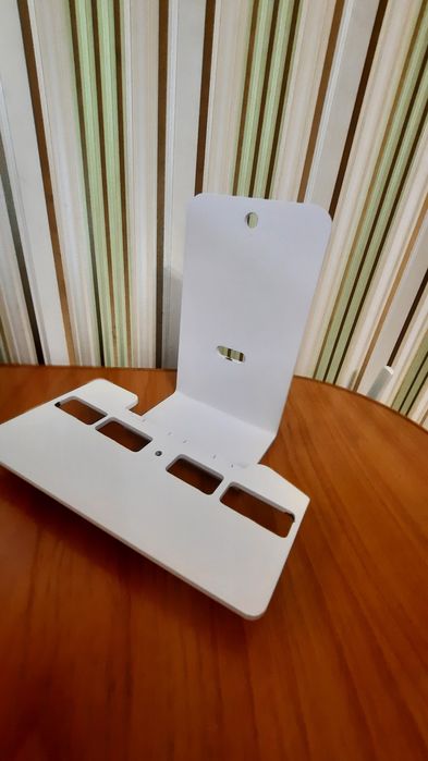 кронштейн для PlayStation 5 .