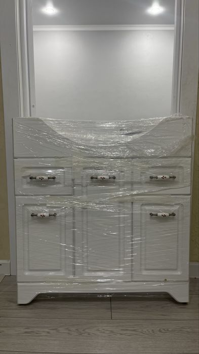 Продам тумба с зеркалом норм бу раковина 80см