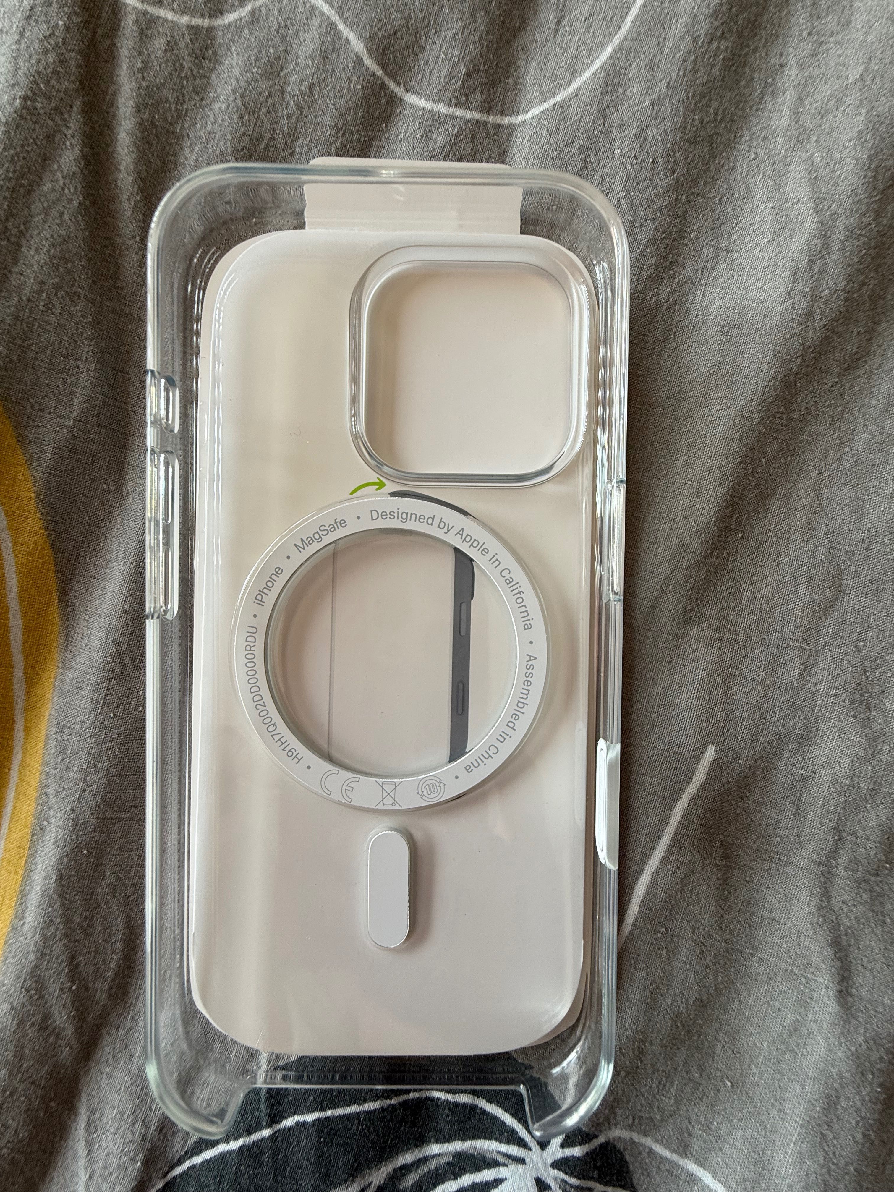 Оригинален кейс iPhone 16 Pro с MagSafe (прозрачен)