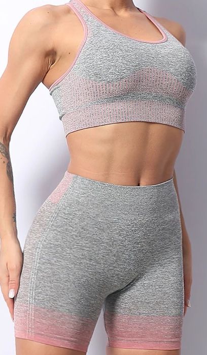 Дамски спортен екип