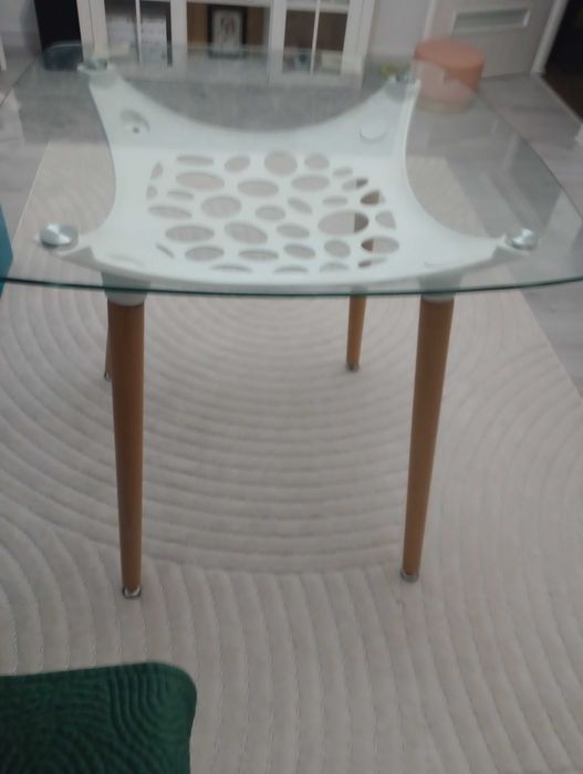 Masa de vânzare în stare perfecta