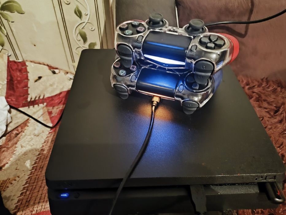 Плейстейшн 4 Слим 1тб