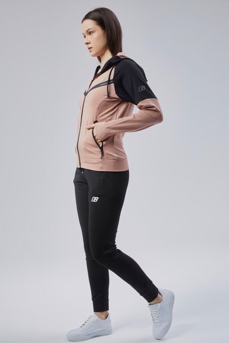 Дамски спортен комплект DUMBELL – размери S–XXL – нов