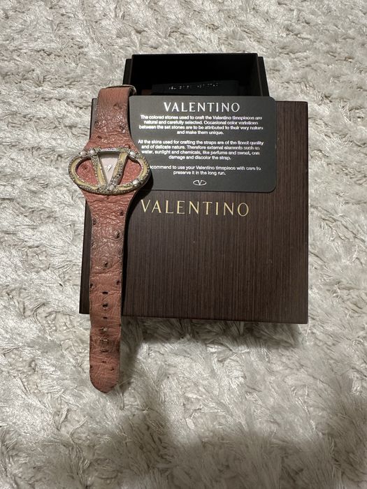 Ceas Valentino.