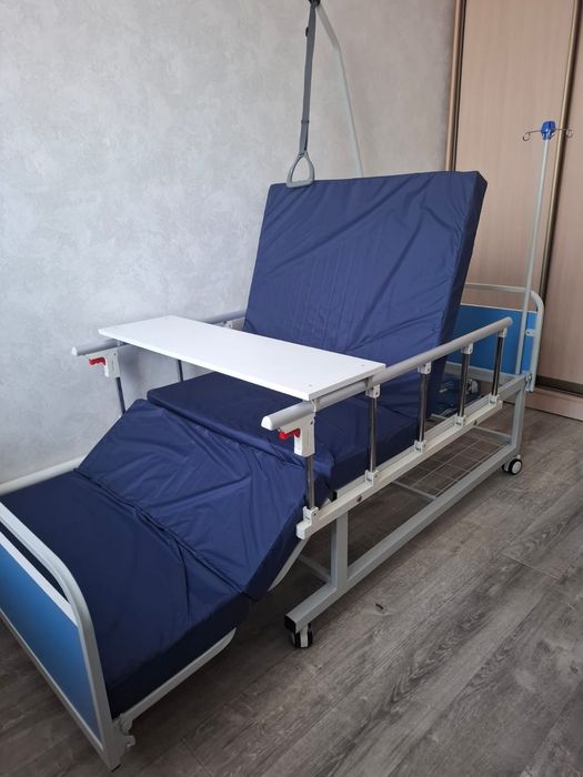 Продам медицинскую кровать.