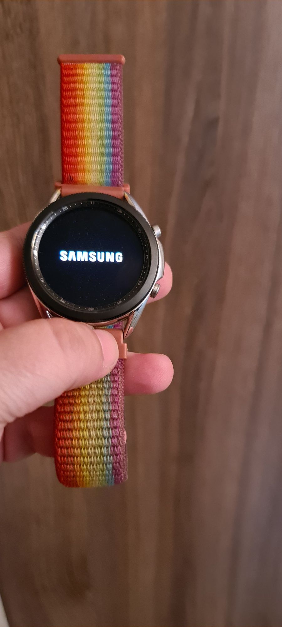 Продавам смарт часовник Samsung watch 3