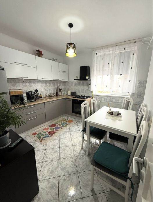 Vand apartament cu 2 camere