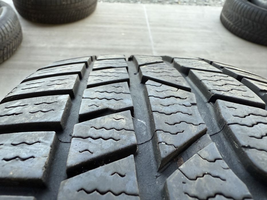 4бр. КАТО НОВИ Зимни Гуми 205/60R/16 -CONTINENTAL- DOT:0323- 7.9м+6.3м
