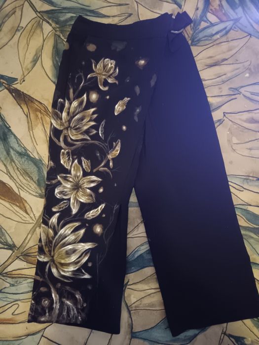 Pantaloni tip fusta