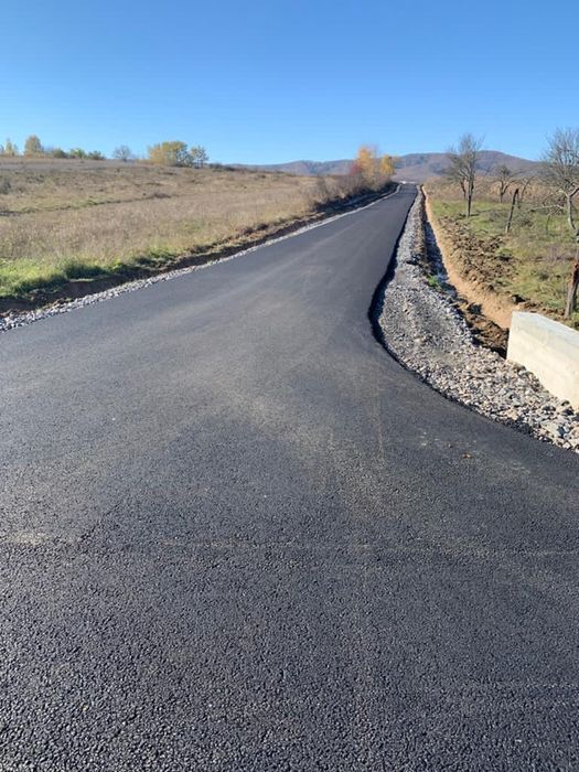 Vand Teren Intravilan Lacul Surduc-Fârdea
