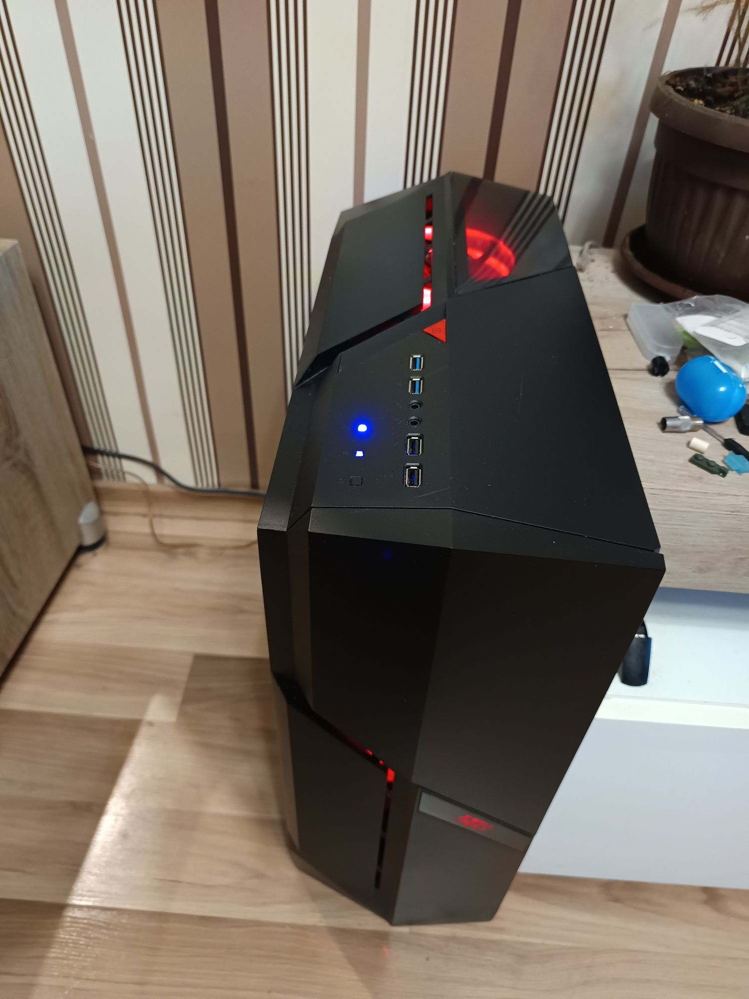 Компютър AMD FX-8320, MSI 970 GAMMING, 32gb DDR3 , AMD RX 570 8GB