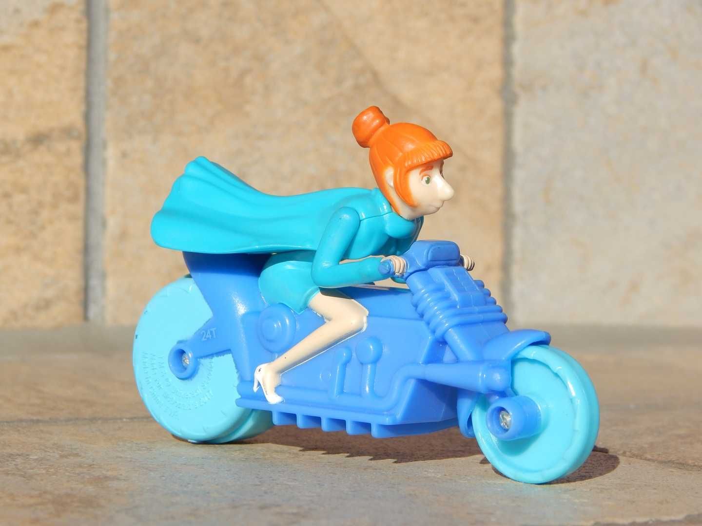 Jucarie Lucy Wilde pe motocicleta seria Despicable Me 3 Disney
