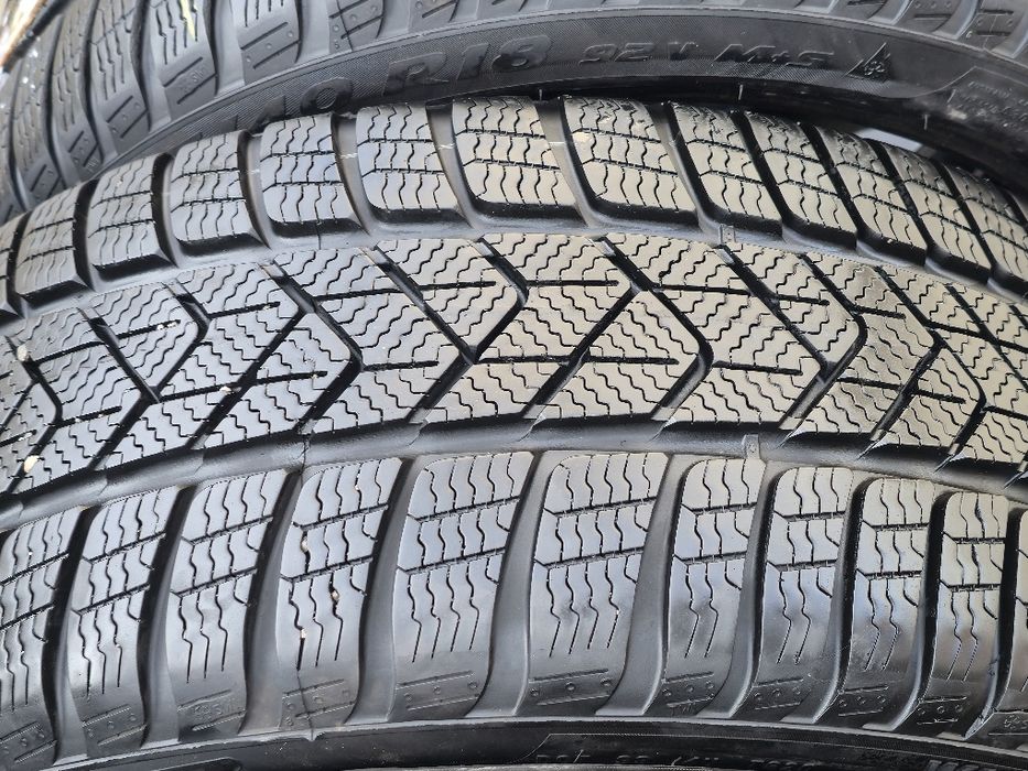 225 40 18 Pirelli