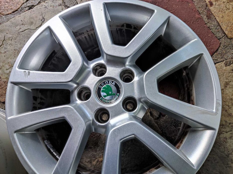 Skoda 17 цола 5х112 оригинални алуминиеви лети джанти Шкода 5x112