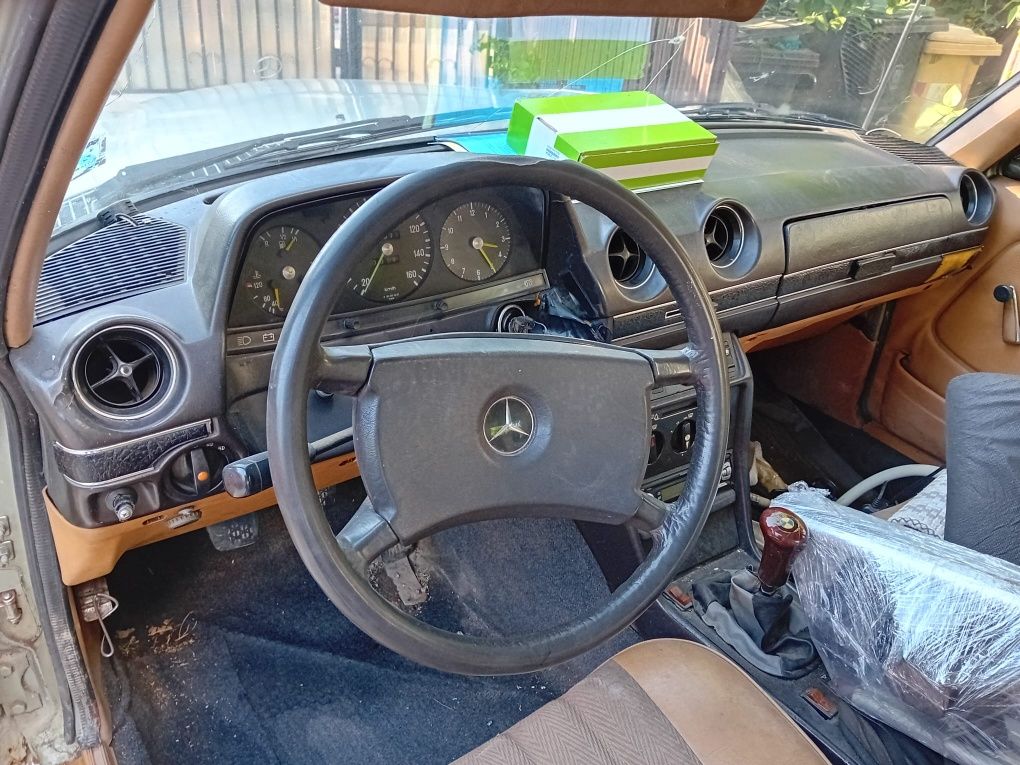 Mercedes w123 200 D