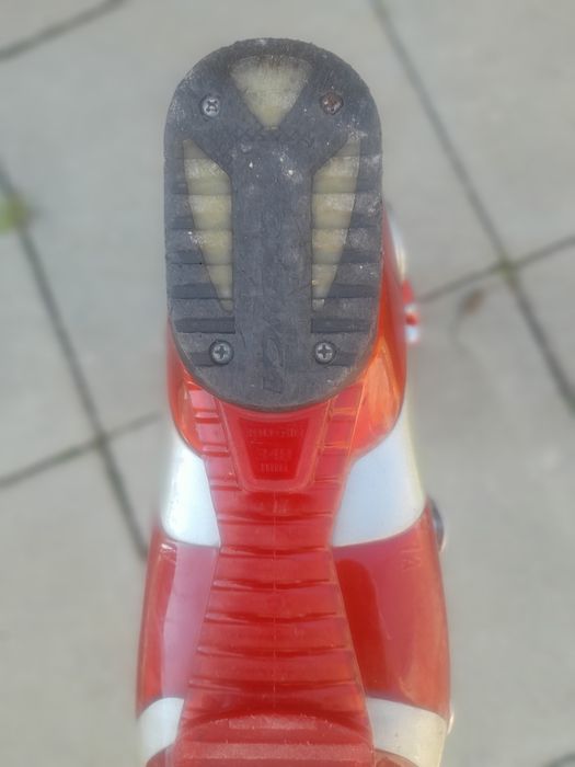 Продавам ски обувки