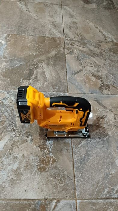 Vand pendular dewalt