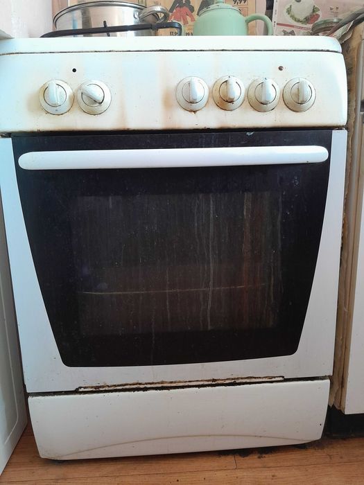 Супер Изгодно Готварска Печка на Ток и Газ РАБОТЕЩА.!