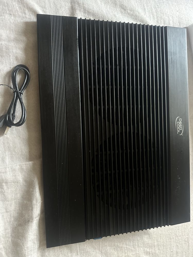 Продам охлаждающюю подставку для для ноутбука deep cool