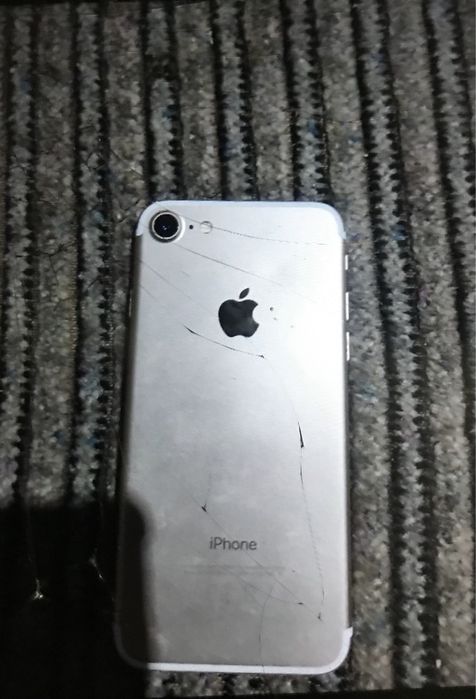 Срочно айфон 7/Iphone 7