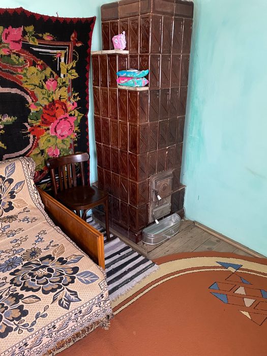 Vând casă in Podari in zonă excelentă