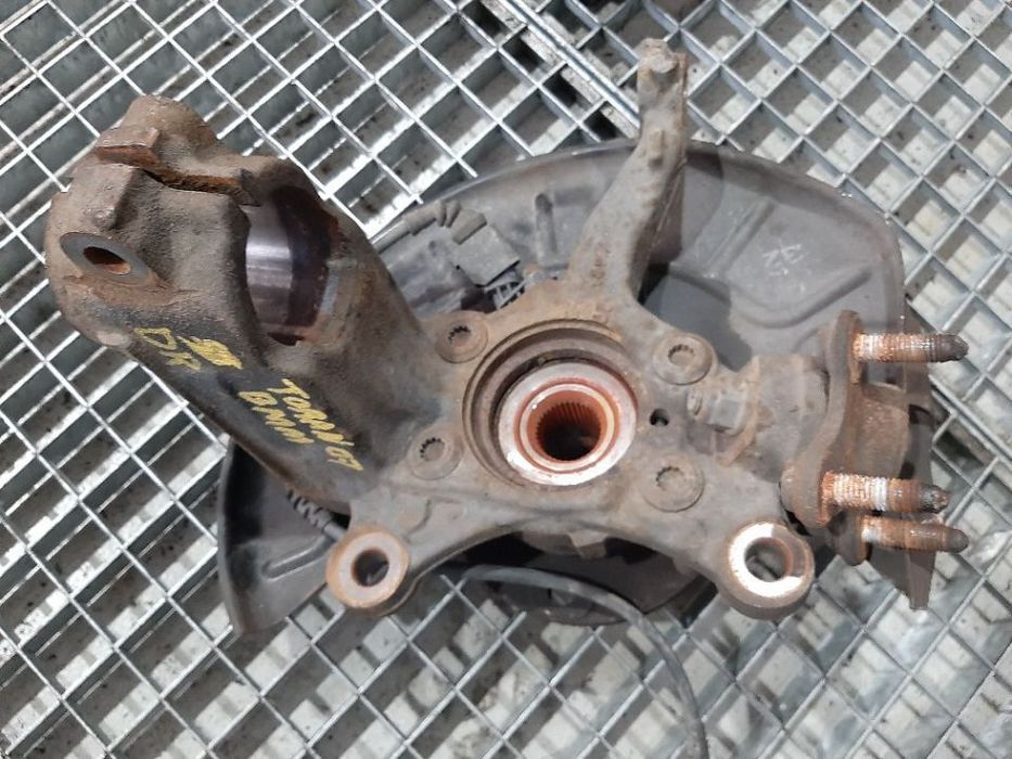 fuzeta dreapta fata vw touran 2.0 tdi bmm 2003-2010