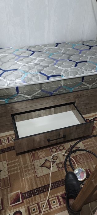 Кровать односпальная