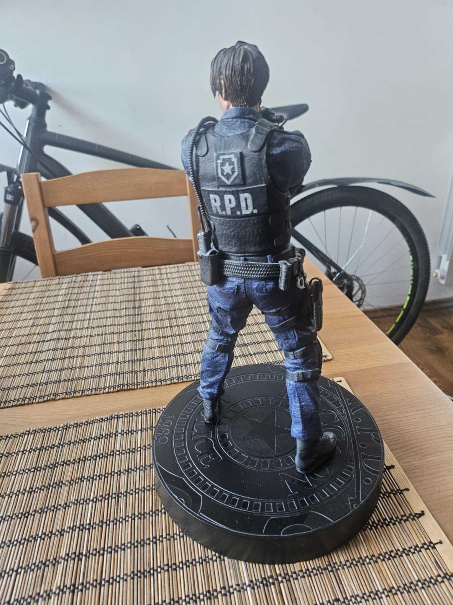 Resident Evil 2 Remake Collector's edition Leon statue PS4, PS5
