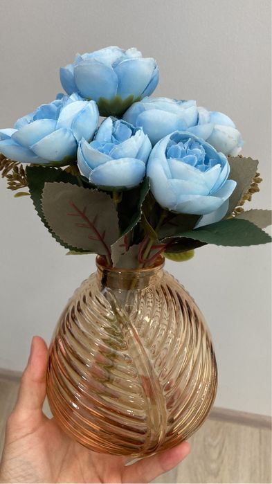 Шикарная ваза с букетом