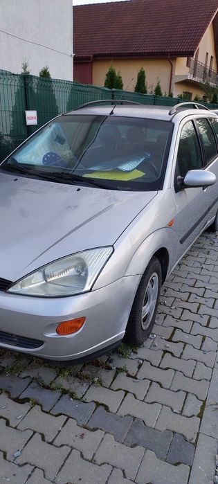 Vând Ford Focus Break an fabricație 2000 , înmatriculat
