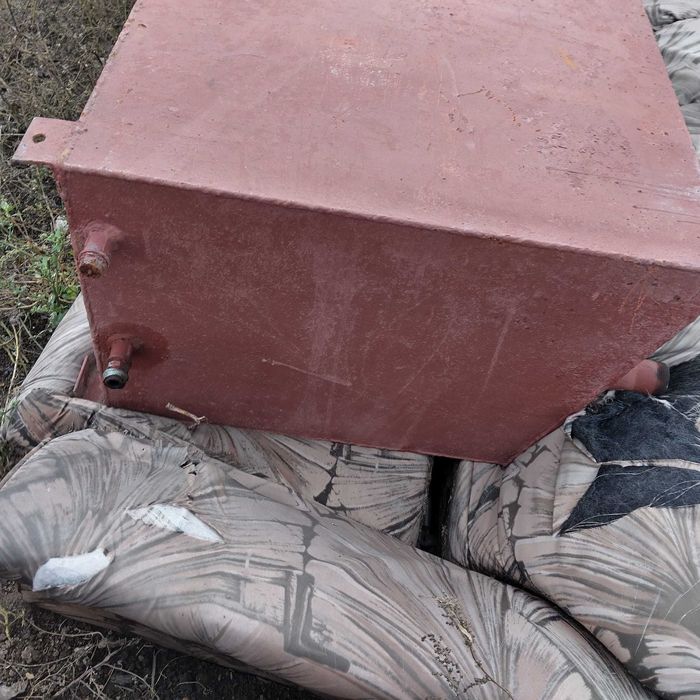 0.5 кубика, 200см Х 60см Х 40см, резервоар за гориво, нафта, дизел.