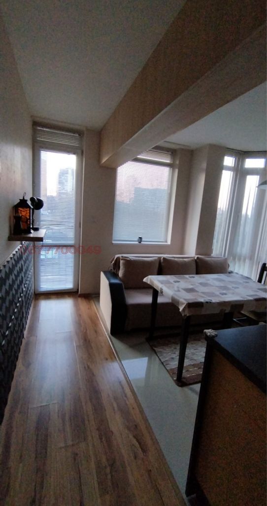Дава се под наем Тристаен апартамент в Ботевград - 72 кв.м за 550 € - Снимка #1