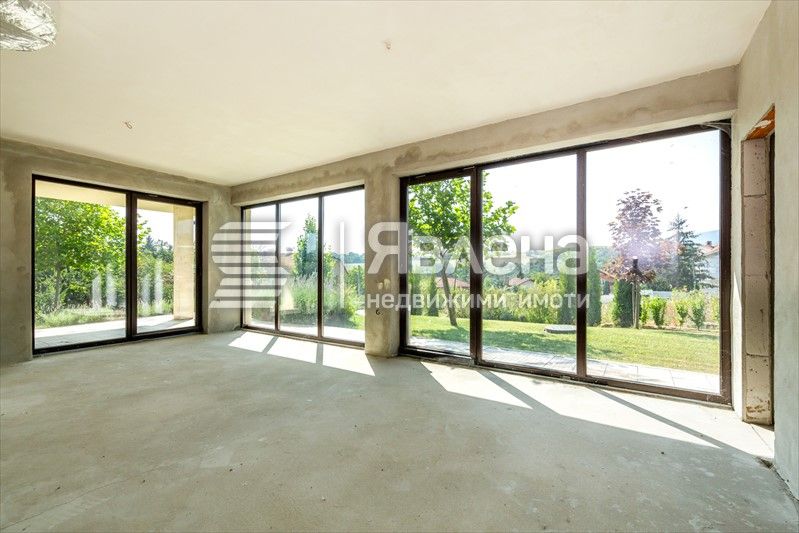 Продава се Къща в Банкя - 560 кв.м за 1536 €/кв.м - Снимка #2