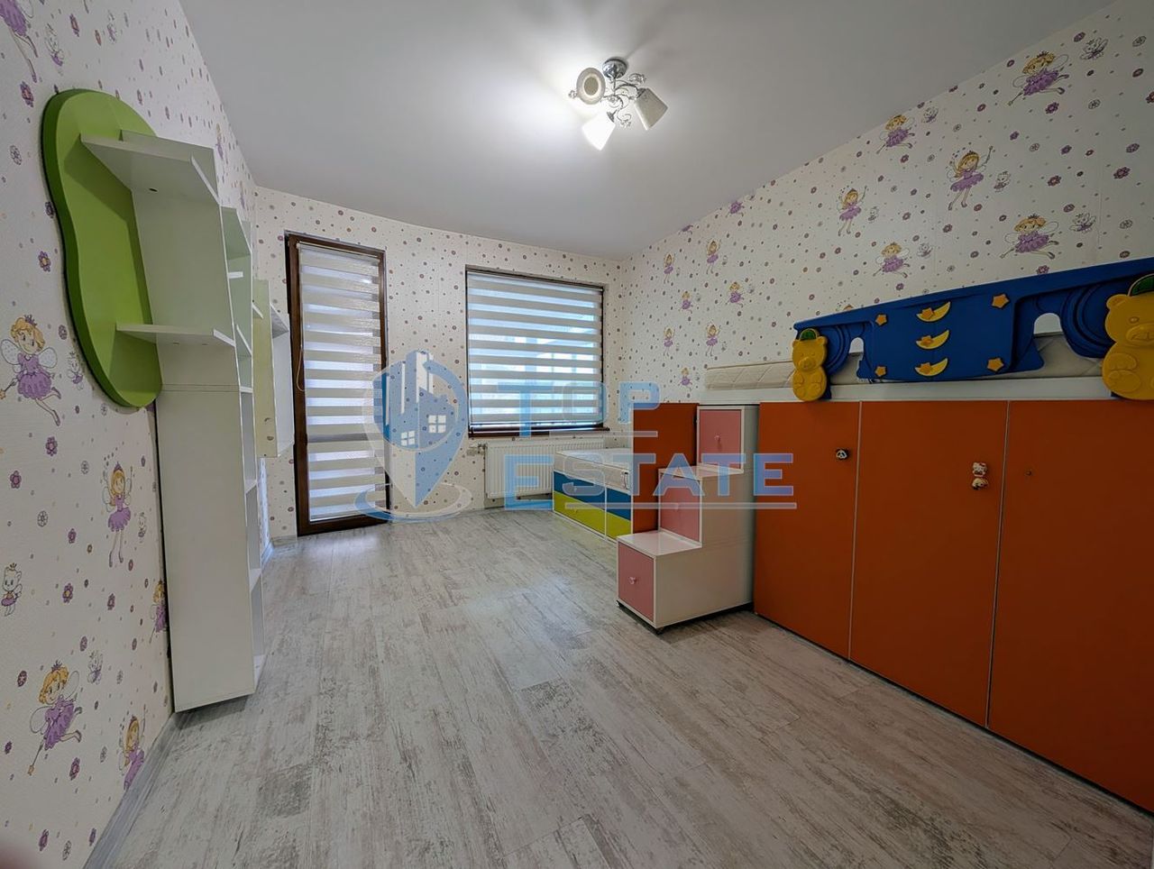 Продава се Тристаен апартамент в Велико Търново, Център - 107 кв.м за 1673 €/кв.м - Снимка #4