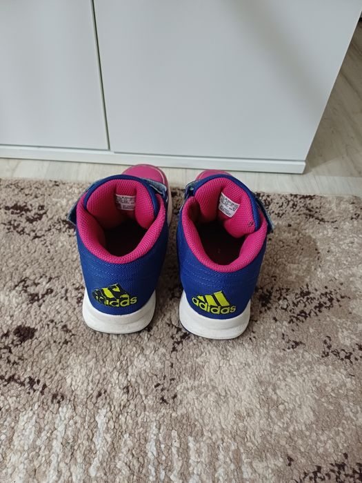 Adidasi fetita mar 32